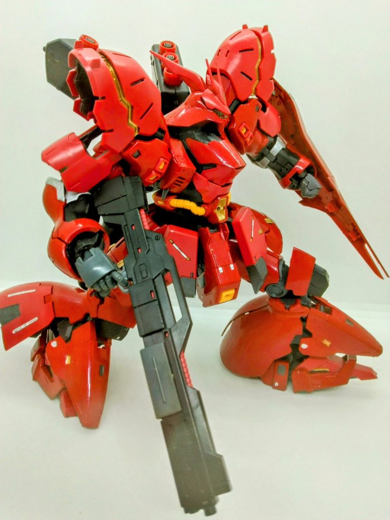 本体で力尽きてしまい、ライフルとバックパックを塗装するのを忘れてしまいました……汗でもカッコイイからまぁいいでしょう(諦め)