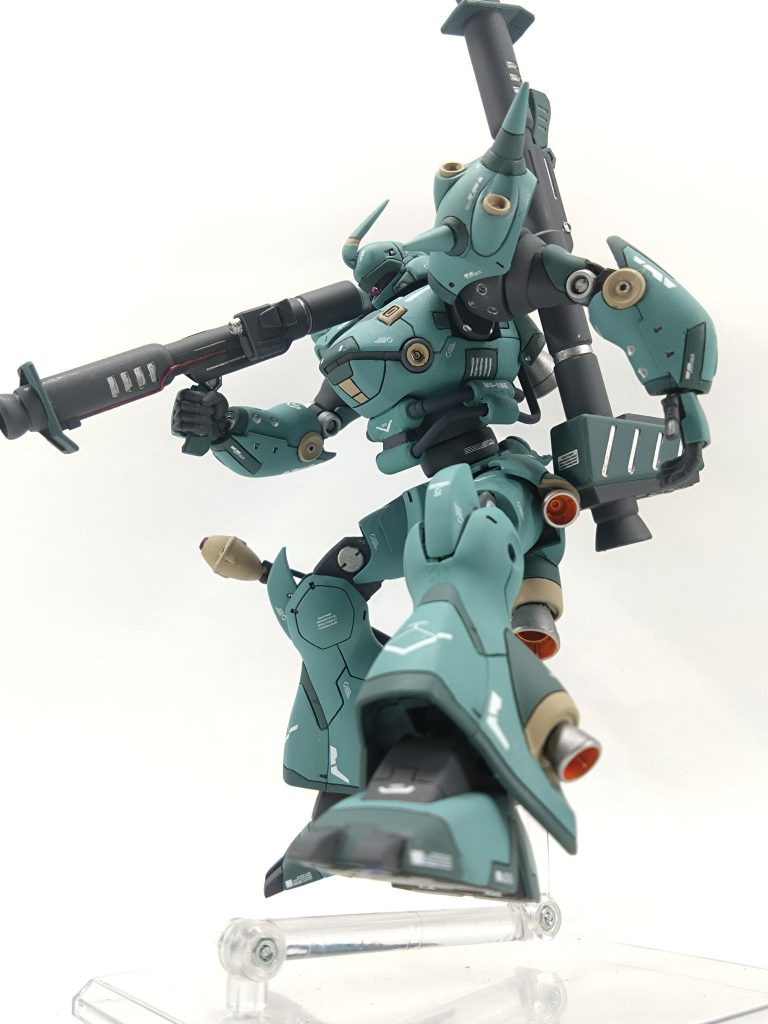 ジャイアントバズも塗り分け。躍動！