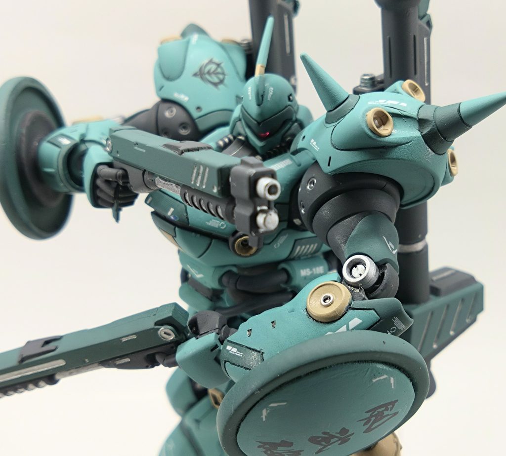 ニワカもヲタクも米津さんも、みんな大好きケンプファーを自己流にアレンジするのはなかなか恐れ多いですが、胴体と大腿部を延長しそれをやったらケンプファーじゃないだろ！と言われそうな身を守る盾を作ってみました。理由は後程。