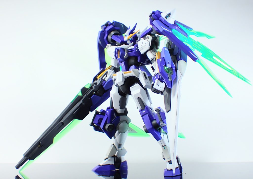 本体にも手を加えています。太腿や胸部のボリュームアップ、腹部延長、つま先の大型化など。