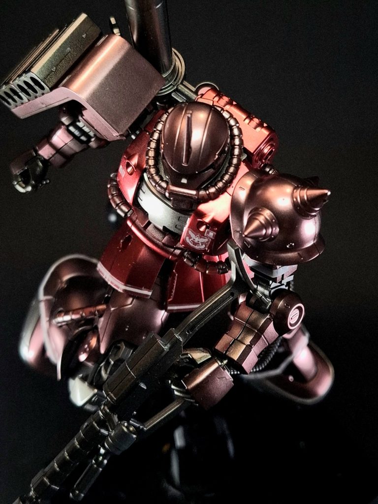 30mmバルカン砲胸部に2門内臓されている。