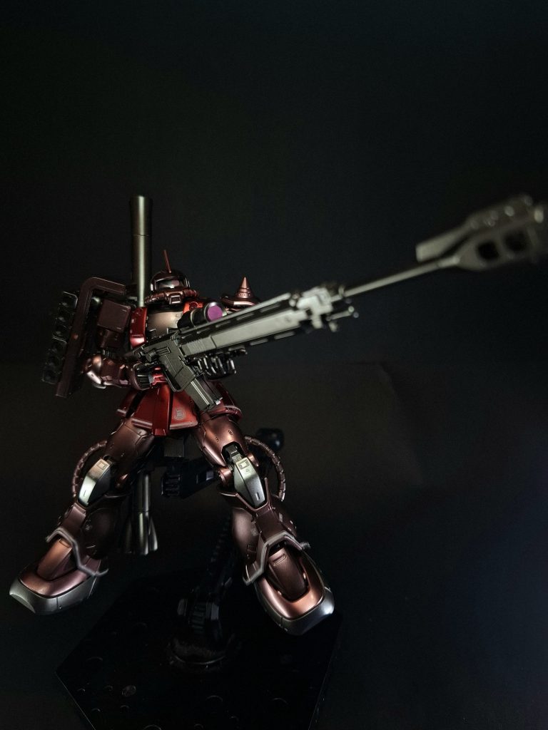 武装・必殺攻撃編集MS用対艦ライフル ASR-78主に艦隊戦で使用される射撃兵装。敵艦の装甲を貫いた後に内部に散弾を撒き散らす特殊弾などを高初速で発射することができる。