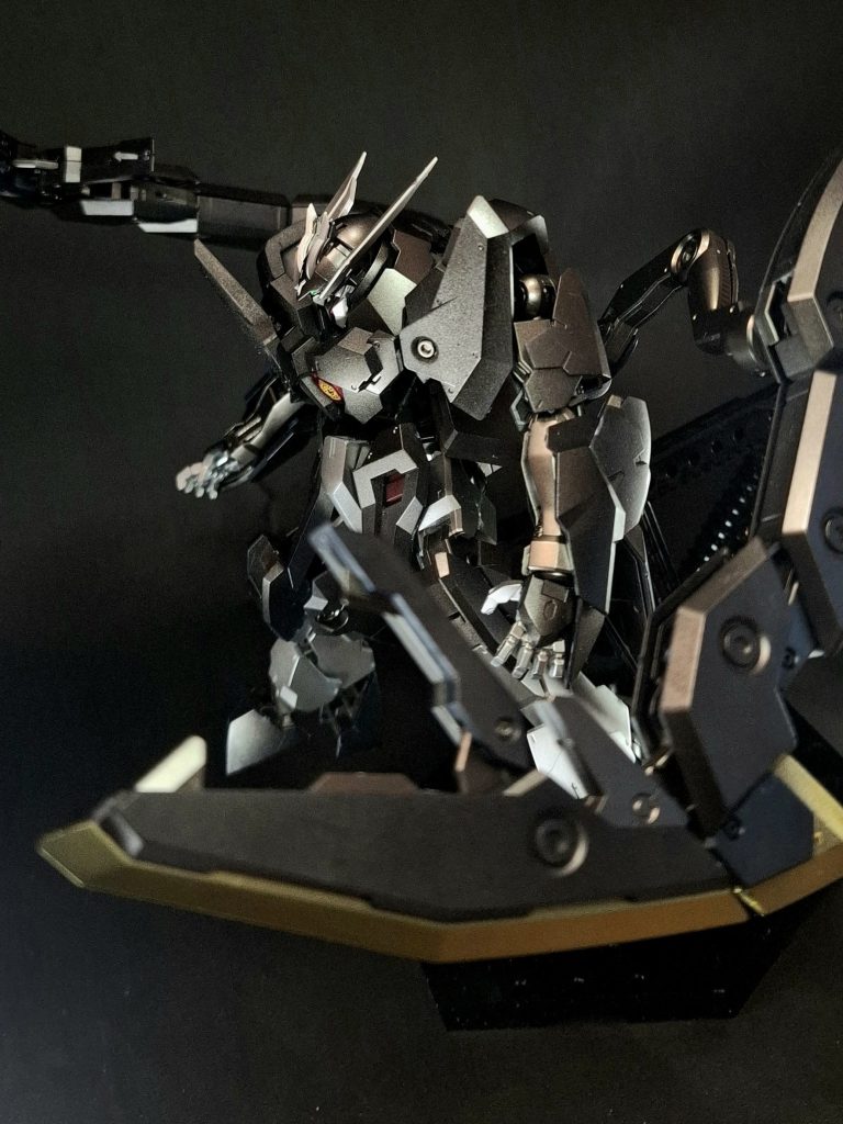 戦後は代々イシュー家が禁足地であるラタトスクにて厳重に管理しており、近年まで表舞台に姿を現すことはなかったが、カルタ・イシューの死によって表面化したイシュー家の次期当主に関わる争いの中、ラタトスクでイシュー家の血を引くカチュア・イノーシーの許可を得て以前カルタの親衛隊を務めていたロンド・ブロンが搭乗した。