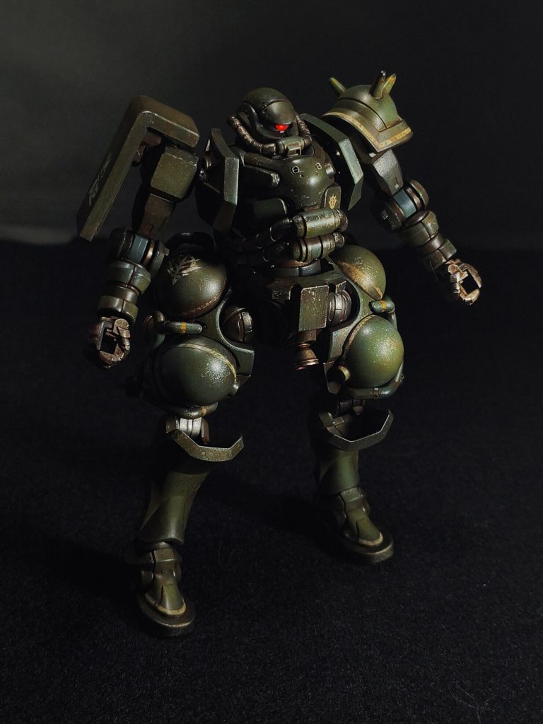 製作方法に関してはYoutubeのプラモのアトリエ様やおおえ様、らいだ〜Joe様のウェザリング方法を丸パクリせていただきました。足元にも及ばない出来ですが、剥げた金属感や錆び感はそれなりに出せたんじゃないかなと思って満足しています。