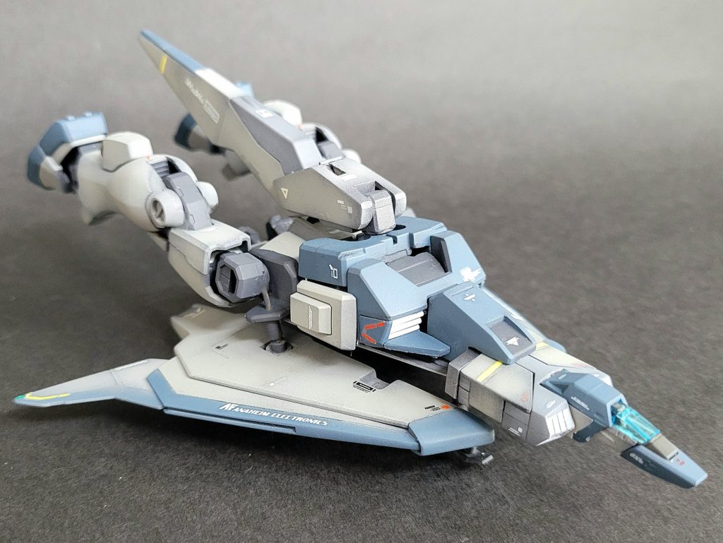 各パーツは0.5mmの真鍮線を差し込み固定。ばらして変形。&nbsp;