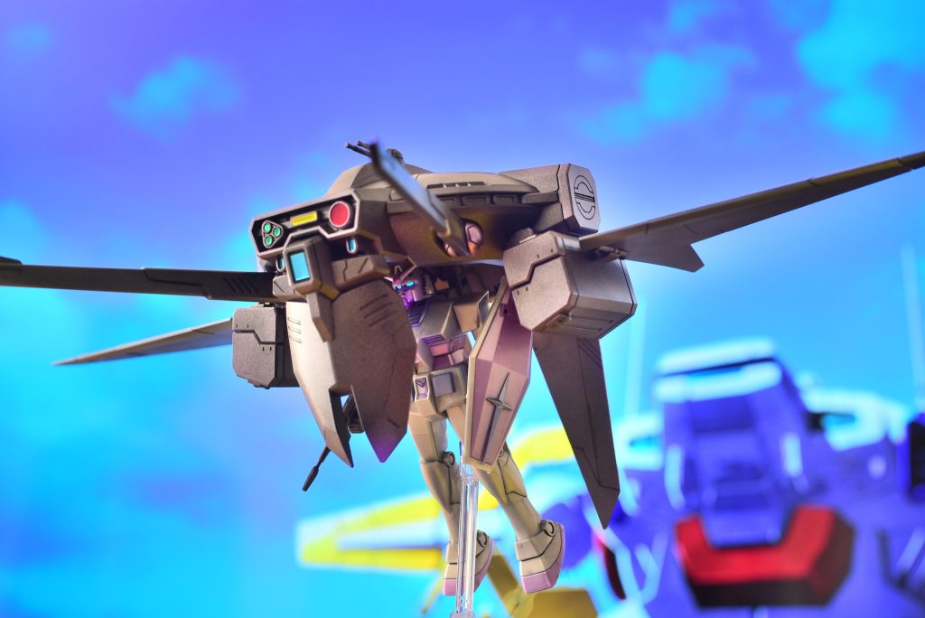 舞い降りる白い悪魔（白くない）。