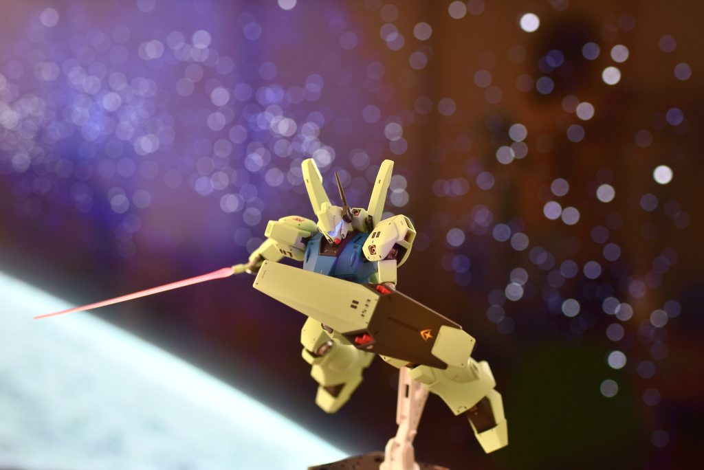 確かモーリン・キタムラが『蒼い稲妻』の二つ名をユウ・カジマに付けていたと思いますが、全く浸透していないんですね。GUNDAM SIDE-Fのエース・パイロットログもその事については未記載ですし。