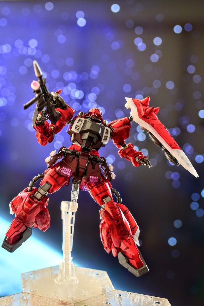 素体のザクウォーリア。世界線は異なりますが、赤いザクはやはり良いです。