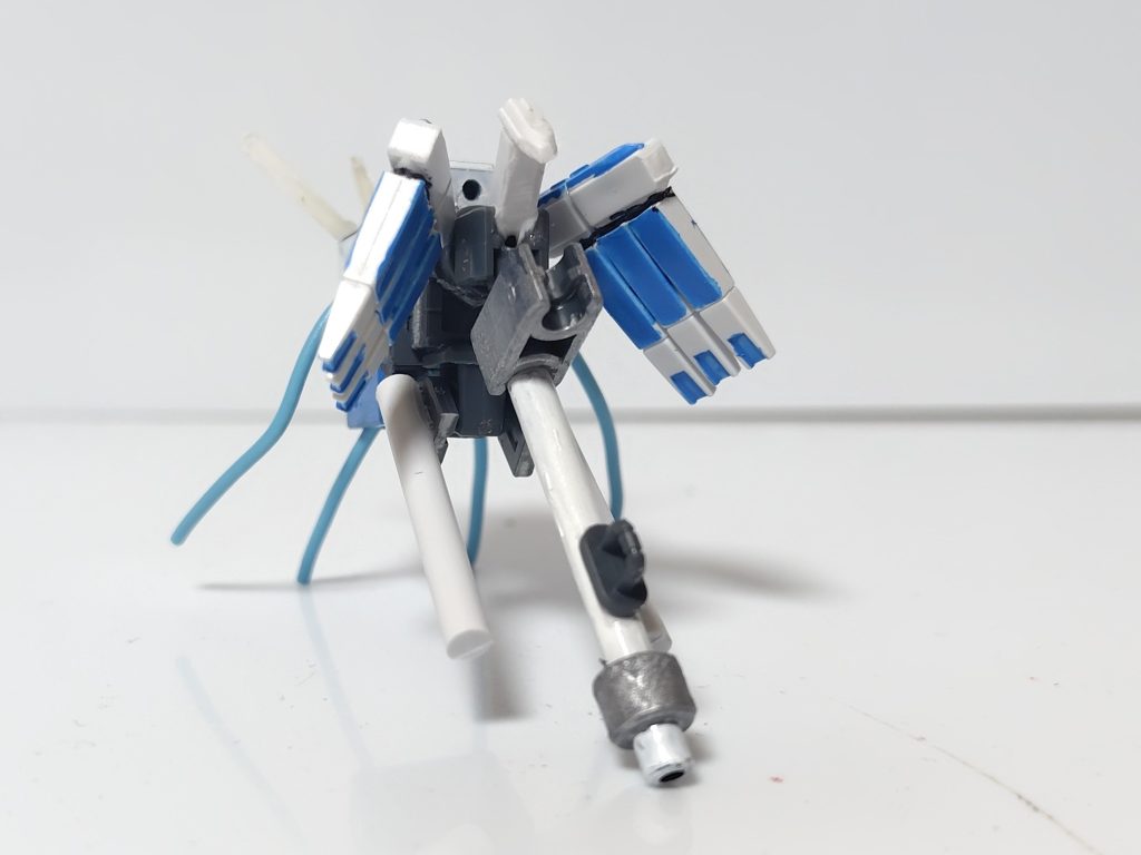 背中バックパックはバズーカ以外ハリボテなので豪華なバズーカラックとなってます