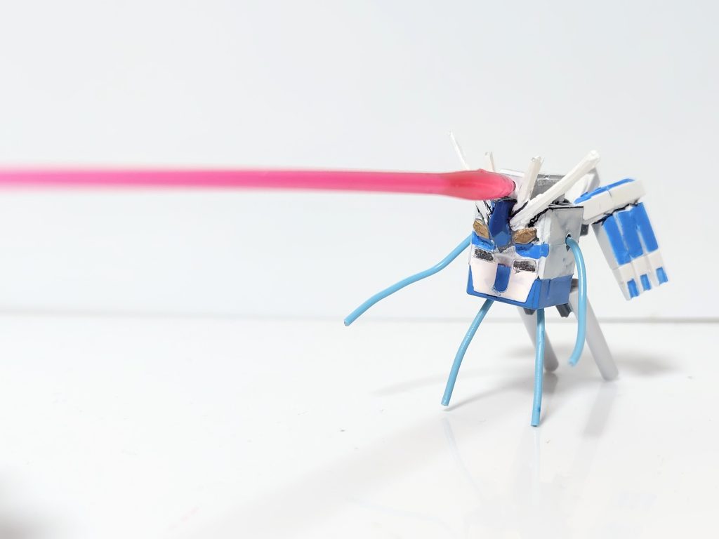 トサカからビームが出ます