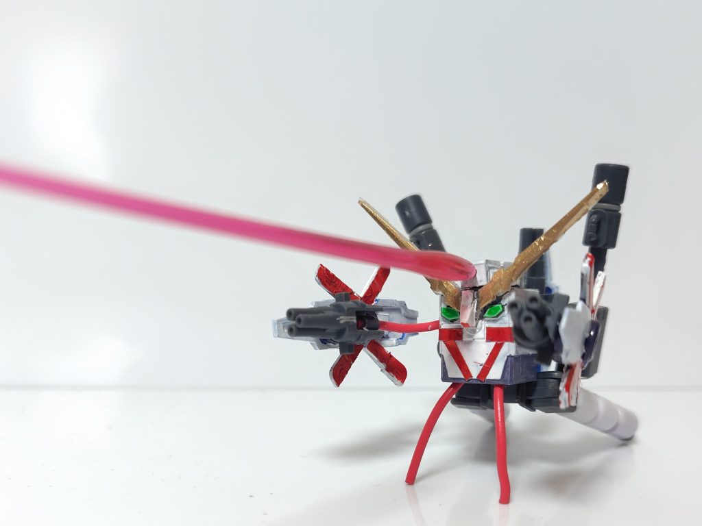 色々武装が増えましたがビームはトサカマグナムから出ます