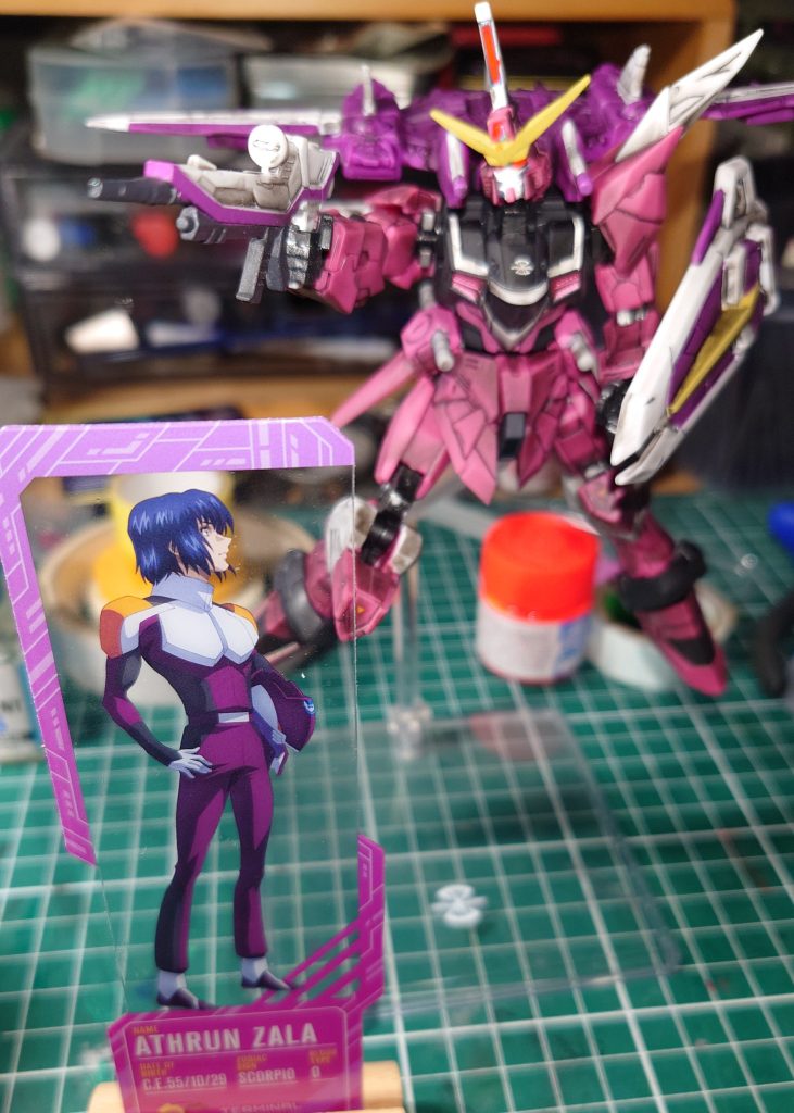 アスラン「シモンズ主任、ジャスティスも作ったのか…もうあの人はなんでもありだな…」