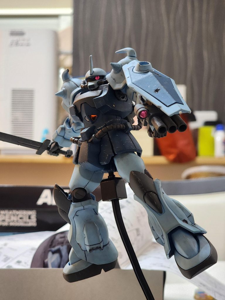 久々に汚ししたかったのでやりましたがデカールが無駄になってしまったのでもう１つ買って次は綺麗に作りたいです🤭