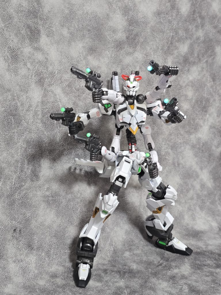 敵の数が多い時は6丁の拳銃を使用します。