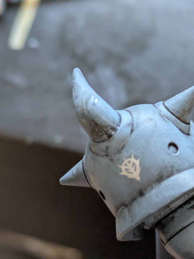 作品名：年内投稿ならずも年内完成までは！<p>年越しプラモを今日中に完成させて撮影して投稿までしたいのに、どうしてこうも計算通りにいかんのだ！</p>
