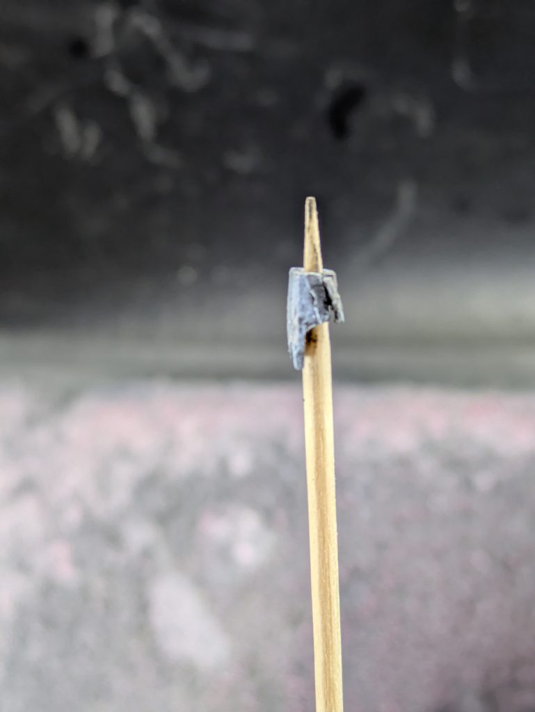 作品名：年越しガンプラ⋯完成ならず。<p>レジンと瞬着で補強したものの、はめ込みの保持に耐えられないようです。 残念ながらグフカスタムは今年中に完成は不可能とあいなります。 無念。 まぁ気分を切り替え、皆さん良いお年を。</p>
