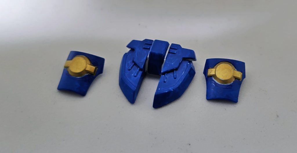 腰回りの鎧はこんな感じで塗装。新號斗丸をイメージしました。