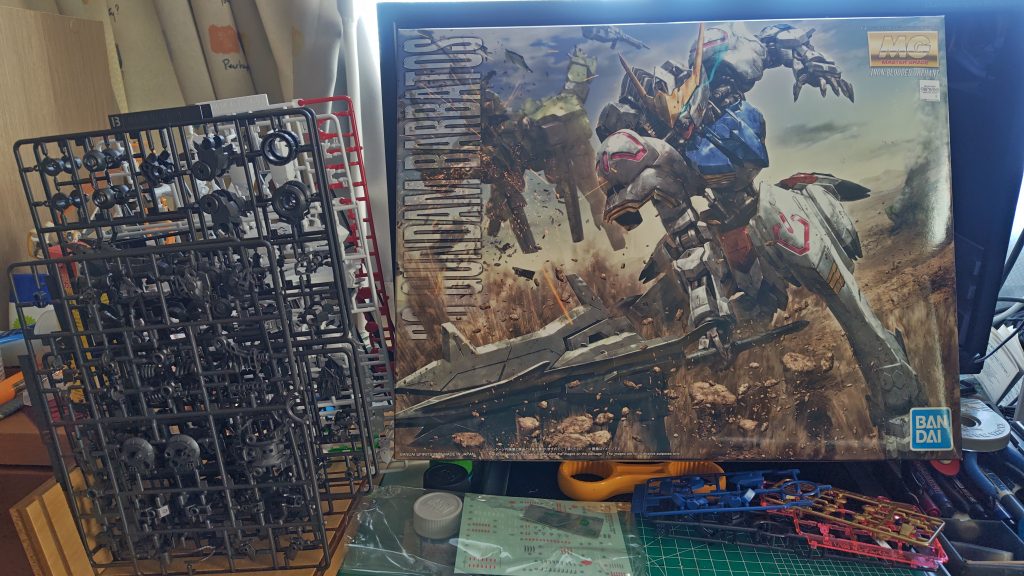 ボックスとランナー。箱は大きいのですが、ぎっちり詰まってるのでないのでそこそこ余裕ありました。