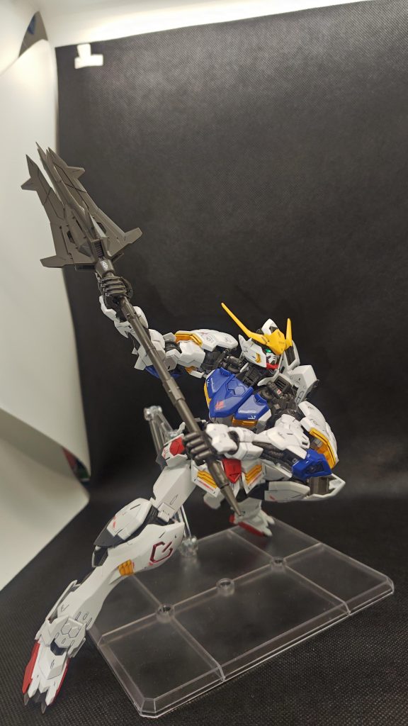 メイス振りかぶって···