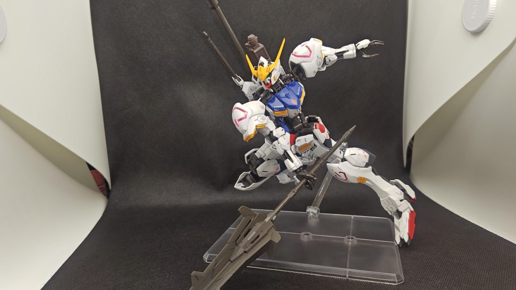 フル装備状態でのアクションを1枚。