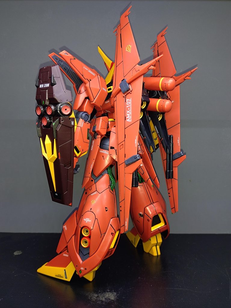 変形も可能なのですが、取説をどこに入れたか思い出せず壊したくないので、変形させませんでした(笑)