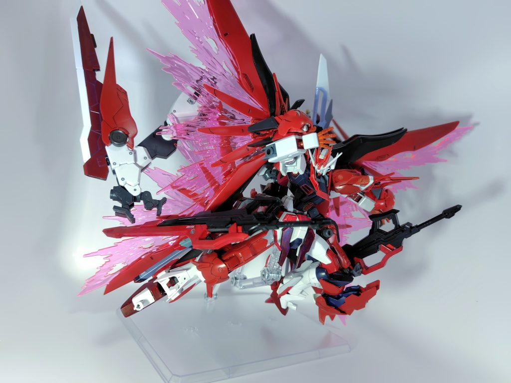 サムネにもなっている全乗せ形態。重たいパーツを集中させすぎて保持がキツかったので各関節をかなり補強する事で実現するロマン形態です。