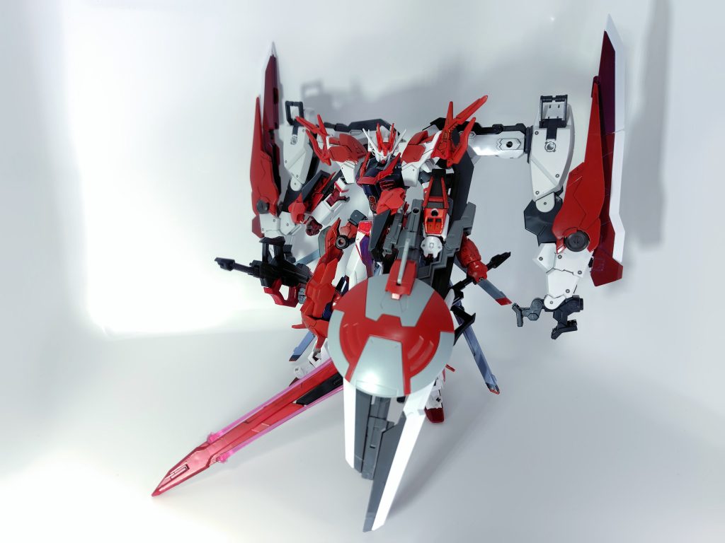 前作のスラッシュアックスを真似た武器も健在で、これはオリジナルの銃形態です。