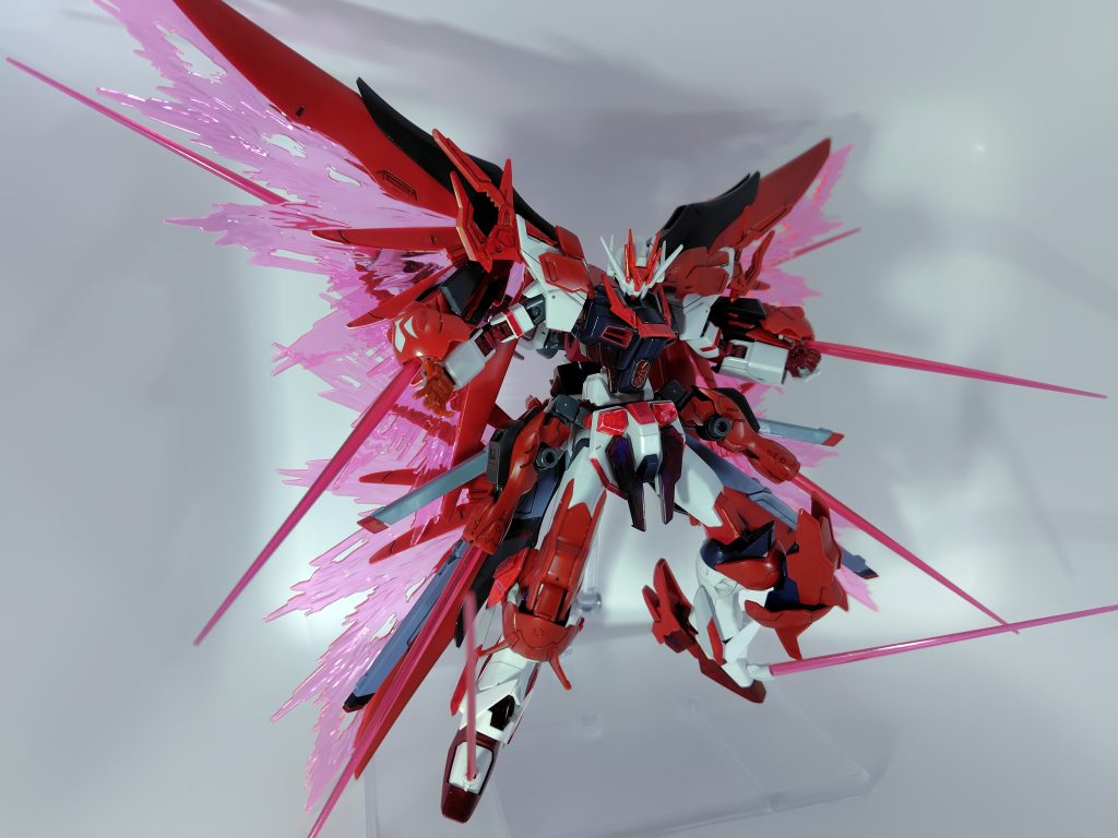 ビーム特化の形態。個人的にこれが1番バランスが良くて好きです。ビームサーベルは合計8本の超近接特化です。