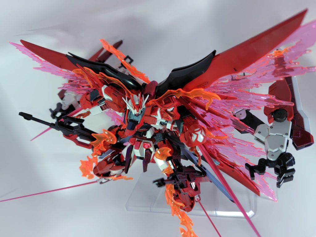 そして全乗せ形態で更にエフェクトを足した形態。最大出力時には炎を放出するという設定です。ちなみに大き過ぎて撮影ブースがギリギリでした…