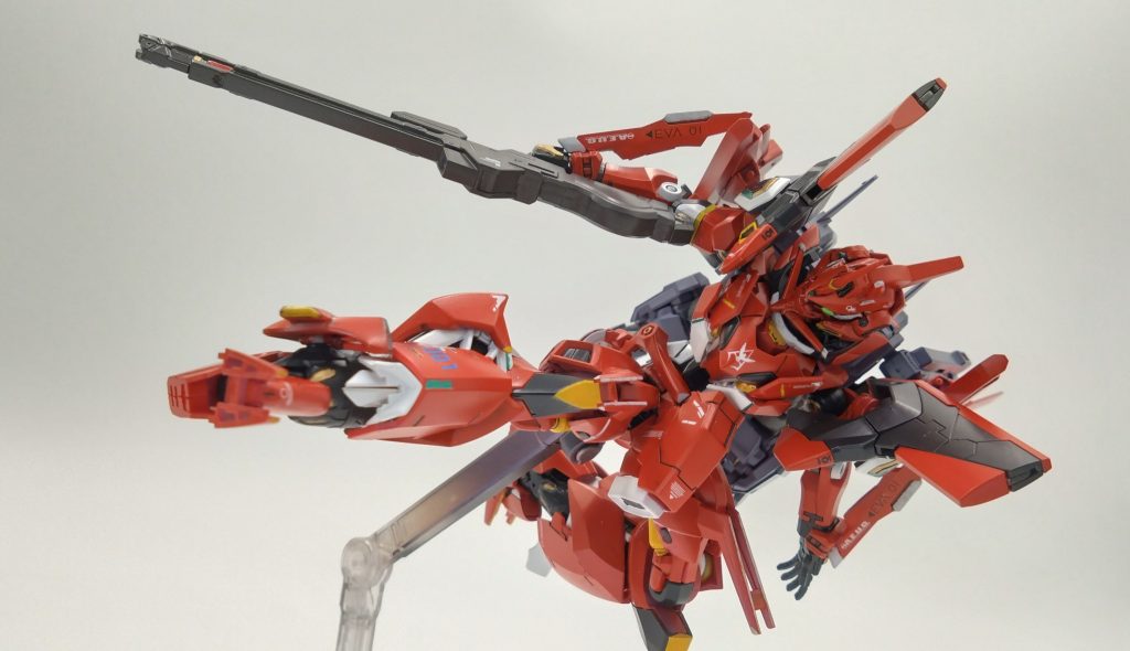 デルタ・ジーバのパイロットはアーガマ級強襲巡洋艦『ソドンⅡ』のMS隊隊長にして、エゥーゴの創立初期から携わった幹部の一人出自不明の緑髪の仮面男クワトロ・バジーナ大尉であり。その正体はイオマグヌッソ事件で消息不明となった灰色の幽霊の異名で呼ばれた木星帰りの男シャリア・ブルその人である。不明になっていた実在のジオン士官クワトロの戸籍を取得し再びザビ家復興をもくろむヌーベルジオン・ティターンズの暴政により再び大きな戦争・・過去の過ちを繰り返すまいと連邦はブレックス・コーウェン ジオンはアルテイシア女王・ランバ・ラルともにエゥーゴを立ち上げた。シャリアは元部下でNT技術士官シムスと共にNTとして生きられる可能性を見出すため作った新世代NT研究組織NERV創設のメンバーにもかかわっている。