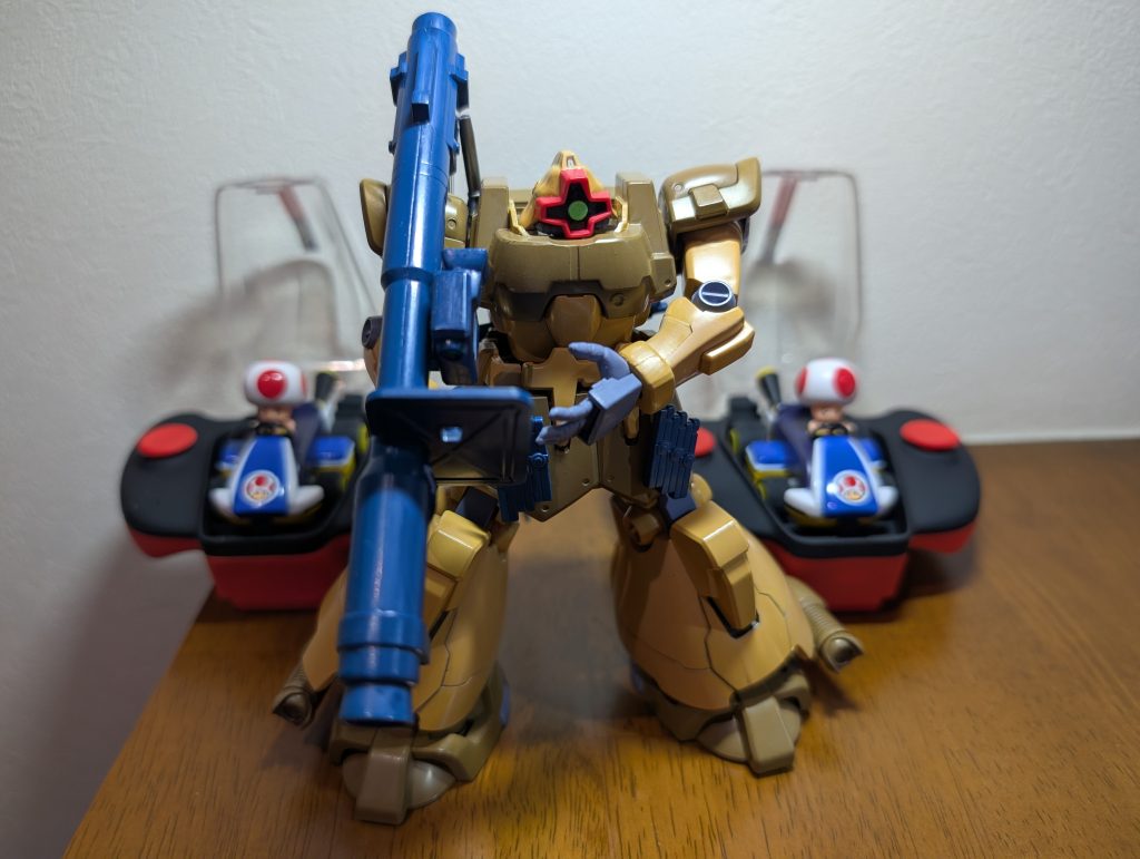 スタートはここから。マリオカートのラジコンは、コントローラーと一対でペアリングするので、コントローラーを２個操作することになります。