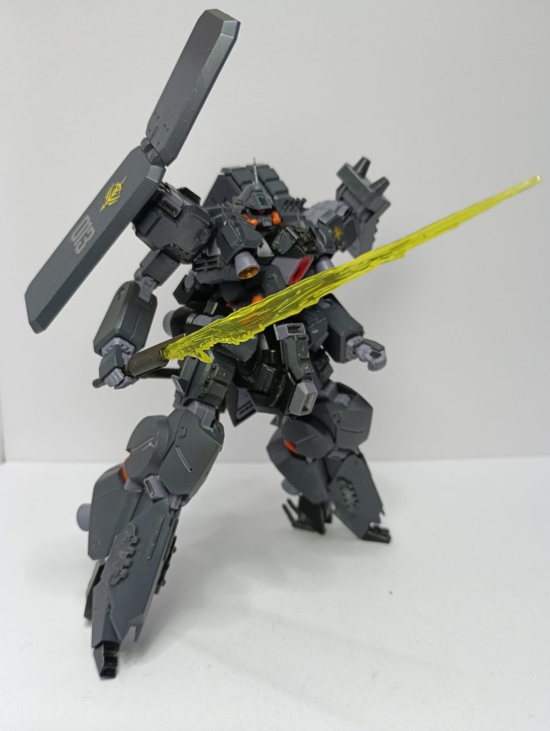 リーベンヴォルフはどことなくザクっぽさがあって、ドーベンウルフとはまた別の魅力を感じてます。