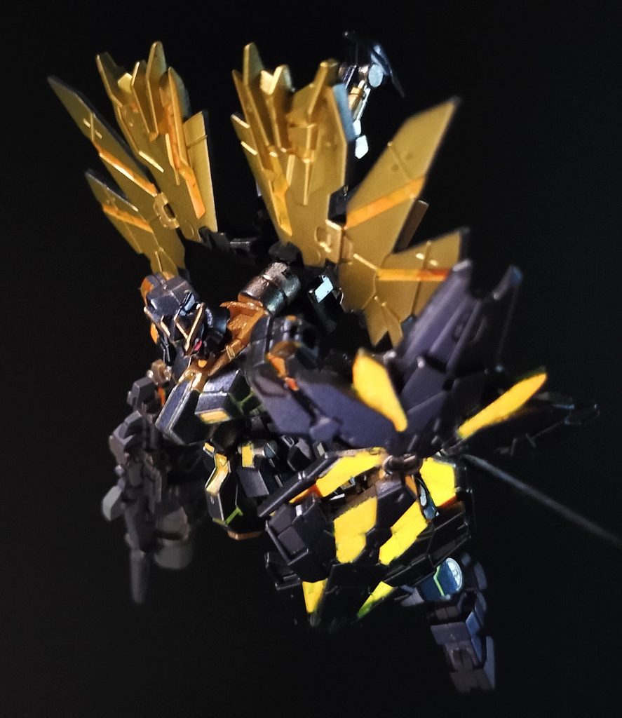 12) なら、この装備を他の機体に無理に転用しないで、本体をガンダムタイプから逆に転用してなんちゃってバンシィにしちゃおっか、というほんの軽い出来心が発端で。だから1日でちゃちゃっといけるのでは、とタカを括っておりました。