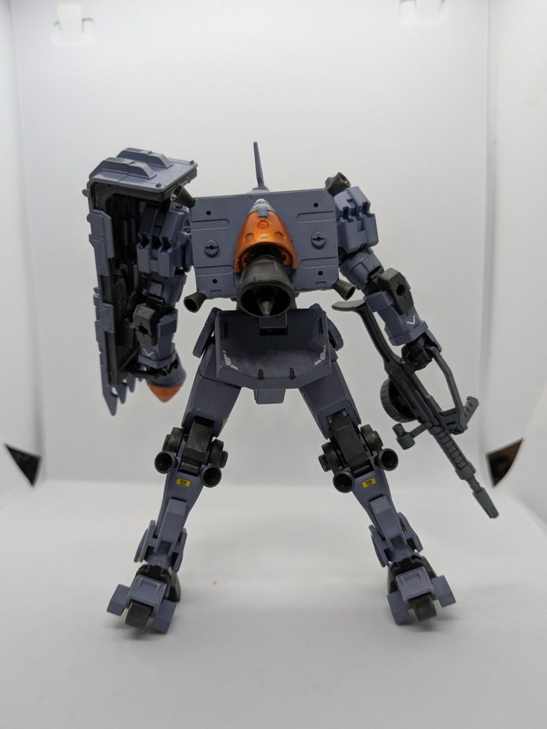 バックパックは30mm等使用して改造