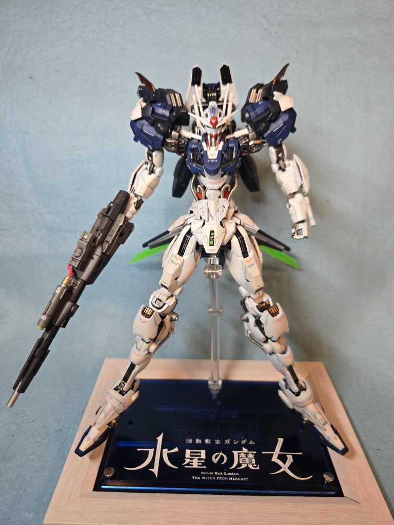 台座はパーメット6付属のものを少し改造。結局大きさはフルメカのエアリアルより大きくなりました。