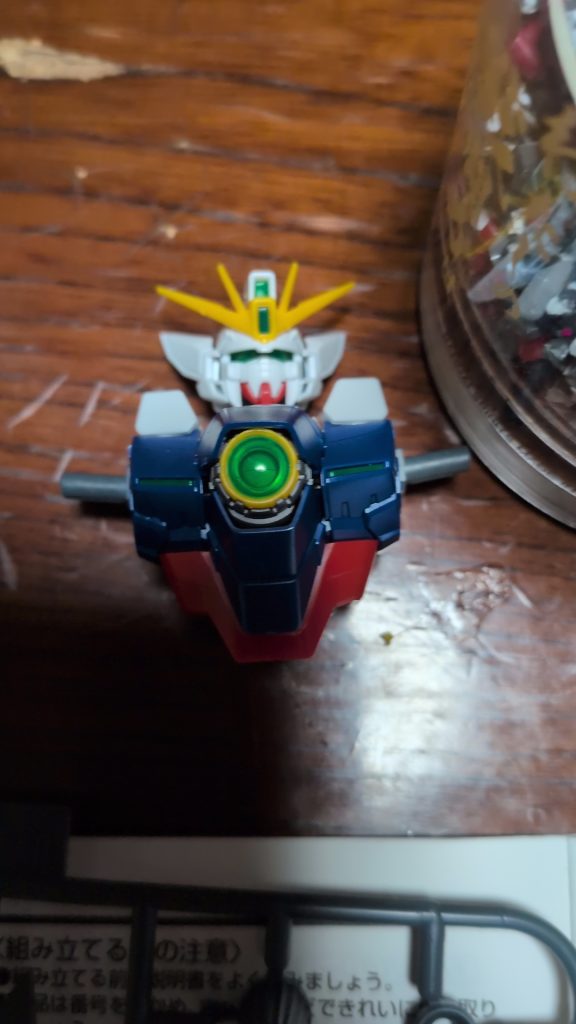 上半身は、こんな感じ頭を下げると目がキリッとするからかっこいい