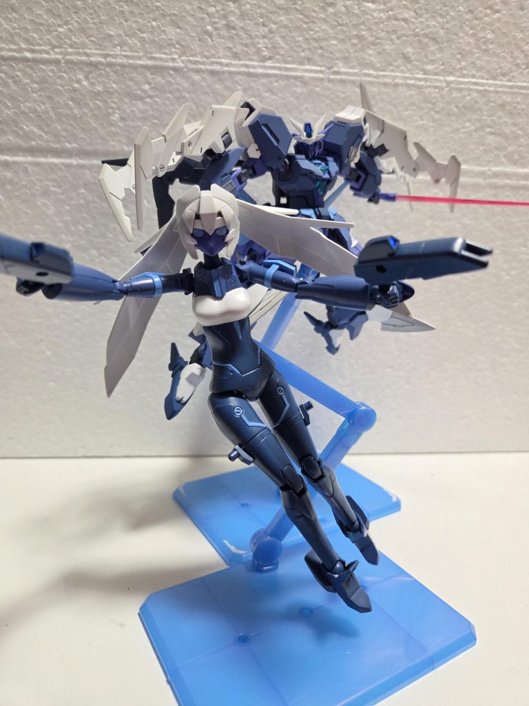 ポージングはバシッと決まったと思います。プルタインガンダムの可動域が素晴らしくポーズが取りやすかったです。逆にメイちゃんの方は私が30msに慣れてしまったのもありますが足のポーズを決めるのが大変でした。