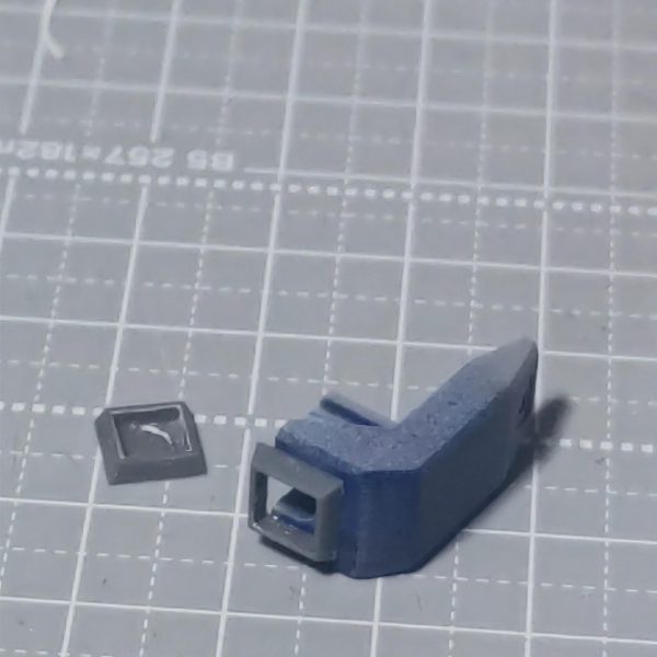 あけましておめでとうございます(激遅)今年初投稿ですウイングって、ライフリイモジャと並べたら仲間に見えませんか！？見えませんかそうですか、もしハイネが生きてたらライフリイモジャに並んでウイングにでも乗っていてほしいものです今年は2回の引越し&社会人、社会人の財力でEGウイング作ってます本当は年内に終わらせたかったんですが、これ以上は雑に作りたくないなーと思い、渋々制作途中のみ……&nbsp;楽に無理せず作れる作り方で、EGウイング発売の３連休で終わらせようと思ったら、あれもやりたい、これもやりたいと気付けば年末時間かけたいのか楽にサクッと作りたいのか、私の中ではハッキリしない中途半端な感じになっていますが、色なり工作のデザインは満足いっているのでちゃんと完成させたいところ多分年明けたら投稿します、良いお年を（4枚目）