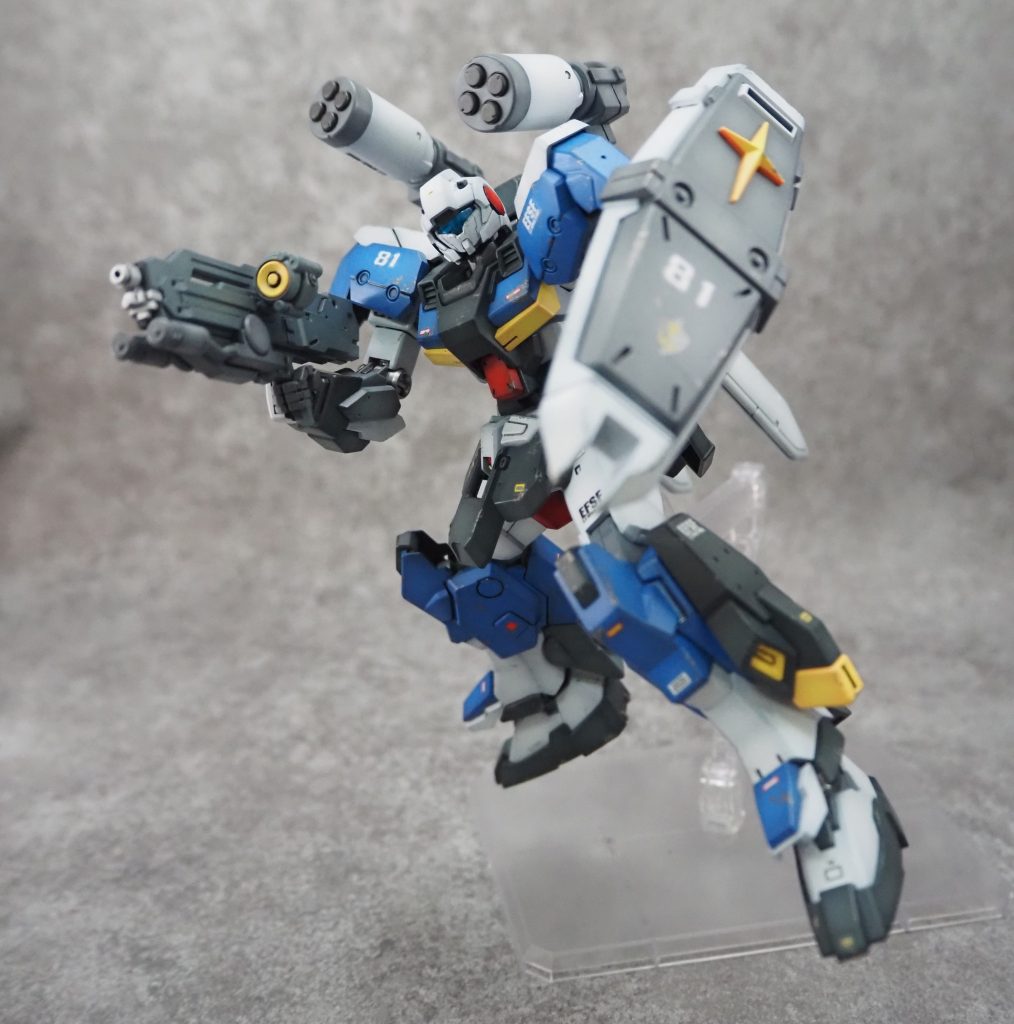 皆様ご存知の通り、スタンダードアーマーは脱着が可能です。