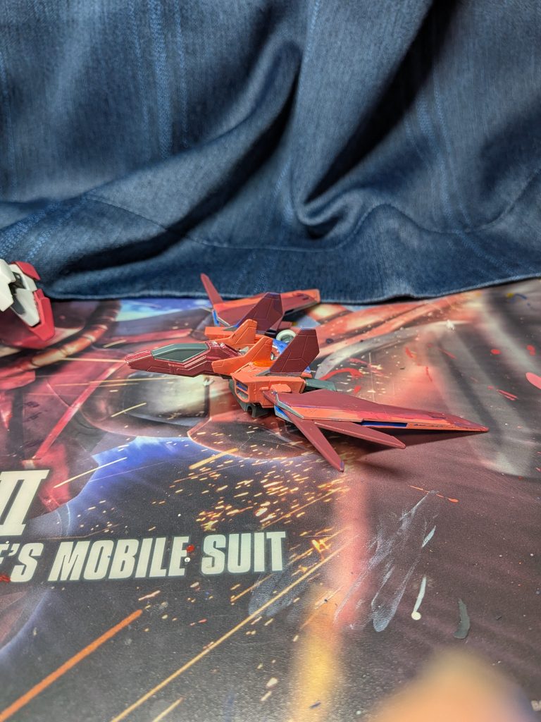 GNR-010II　IIライザー　ライトがダブルオーII用に製作したバックパックであり、これを付けることでドライヴがすべて同調することができる。このとき使える武装がGN刀とGN太刀である。