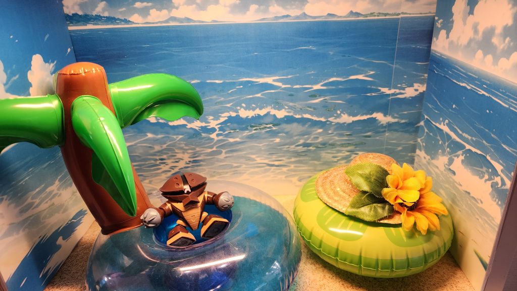 推しぬいスポットを見かけた時に撮ったSDのアッガイの可愛さは異常布教程度なのでアッガイをお持ちの方は是非に😊