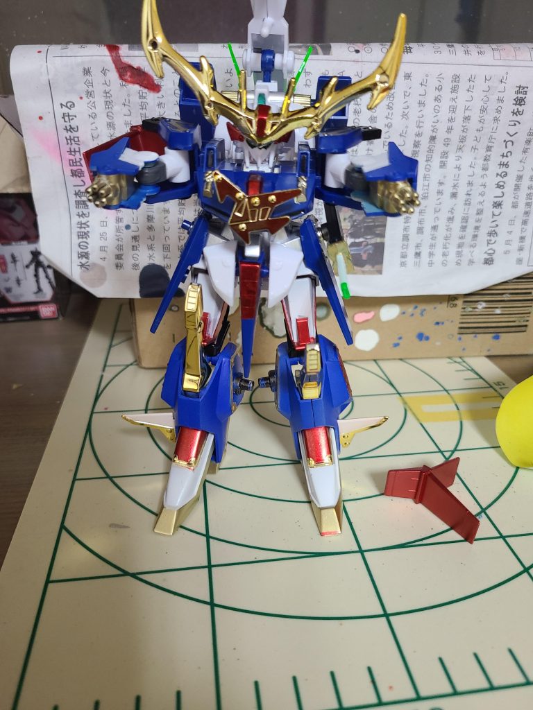 改造ポイント①腕部のガトリングをコトブキヤのMSGのものに変えています。元キットだとシールのみモールドすらなかったので流石に寂しいなと思い、そっくり削りました。