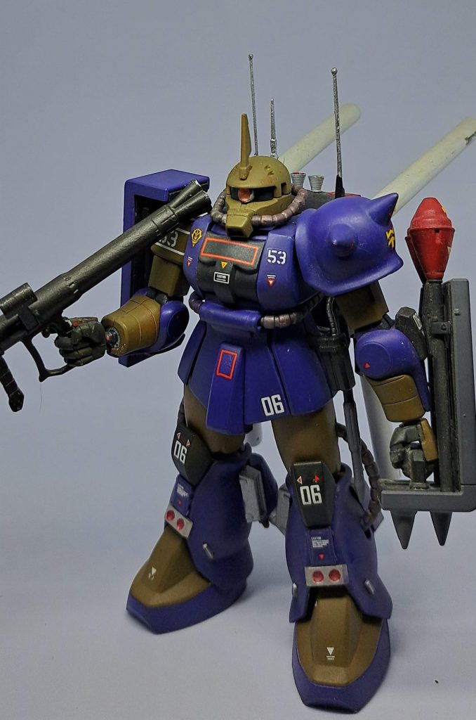 元々はシーマのパーソナルカラーに塗装したものでしたスジボリも今と違い当時は行っていませんし、合わせ目消しも微妙ですね😅