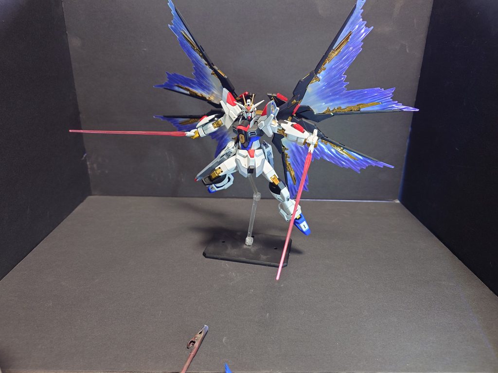 ビームサーベル二刀流②ビームサーベル持たせて思いましたが意外と太く見えてイメージよりもスマートに見えないんですよね