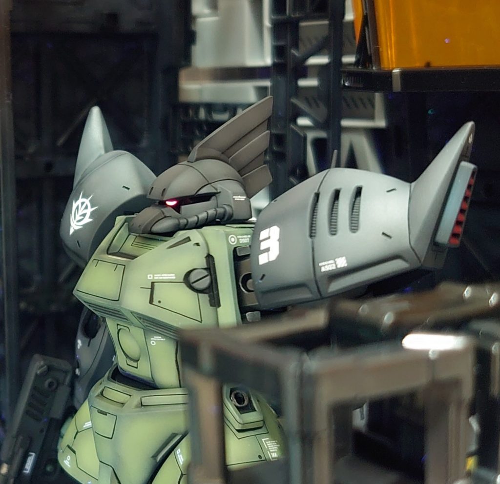 出撃タイミングでモノアイ点灯みたいな。サンダーバードチックの雰囲気に見えなくもないw