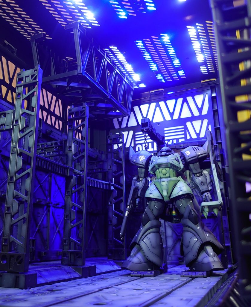 出撃の時を静かに待つ、ゲルググマリーネ。100均基地です💦安価に時短で出来ます。凄い時代になりました~