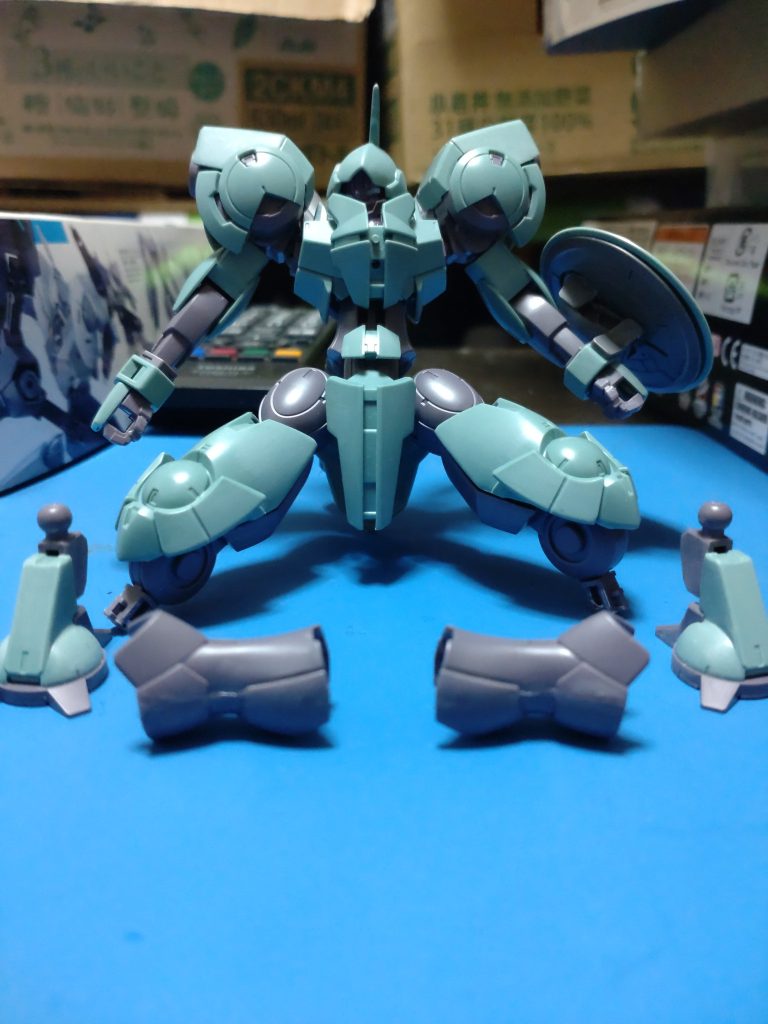 一応脚部後ハメ出来るようにして