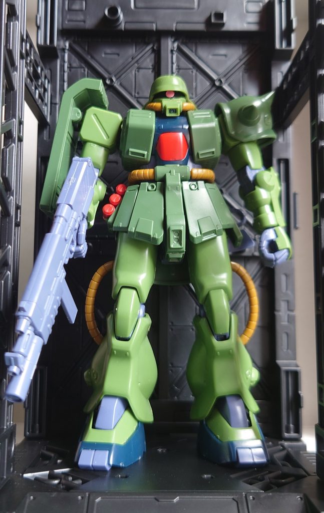 ハイ、今年最後の妄想にお付き合い頂きありがとうございました(gundam-kao2)何とか紅白に間に合わせようと、デカール無し、トップコート無しでの参戦です(zaku-kao4)「調整段階で出撃することになってしまった」という言い訳は、さーしースーさんからの絶妙なスルーパスのおかげで思いつきました(gundam-kao2)