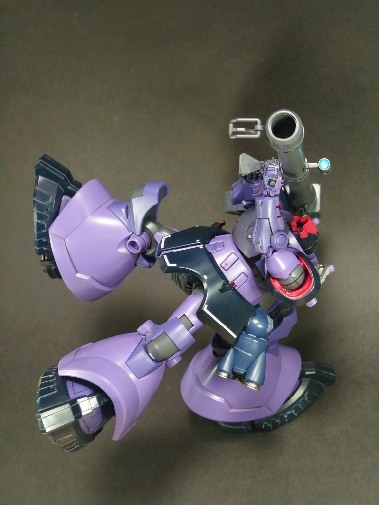 頑張れば背中の脚だけで自立します(笑)