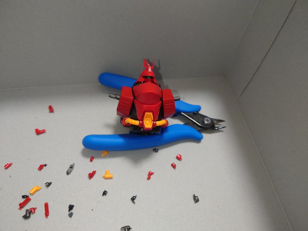 頭と身体完成！この時に目？カメラ？が動くことを知って驚きました。